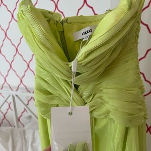 Perfect prom dress and beautiful on